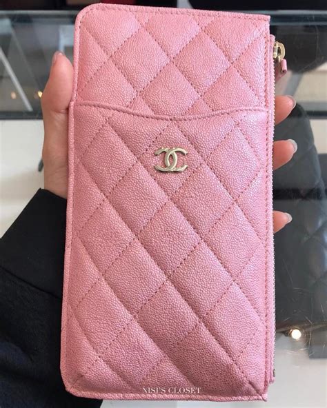 chanel telefoonhoesje samsung|Chanel phone case.